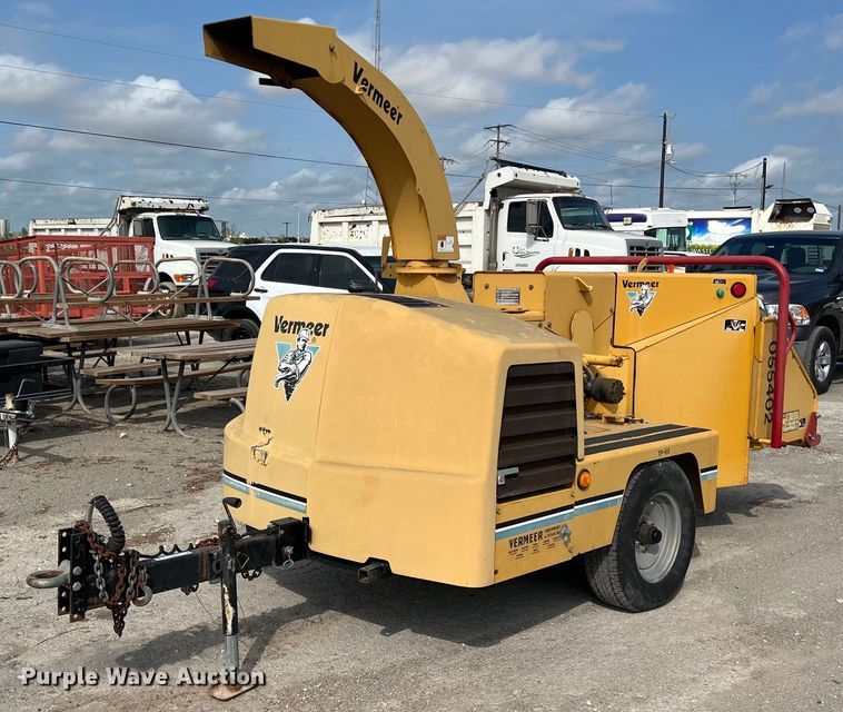 image for item EJ3010 2005 Vermeer BC1000XL wood chipper