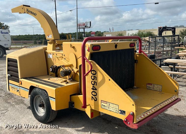 image for item EJ3010 2005 Vermeer BC1000XL wood chipper