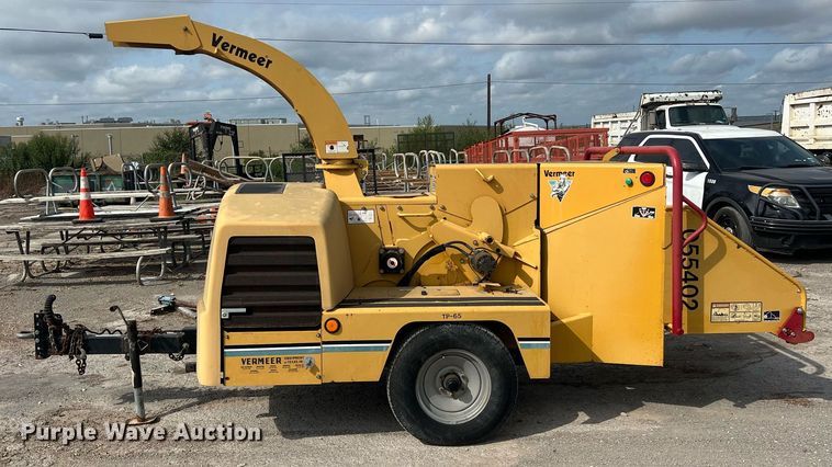 image for item EJ3010 2005 Vermeer BC1000XL wood chipper