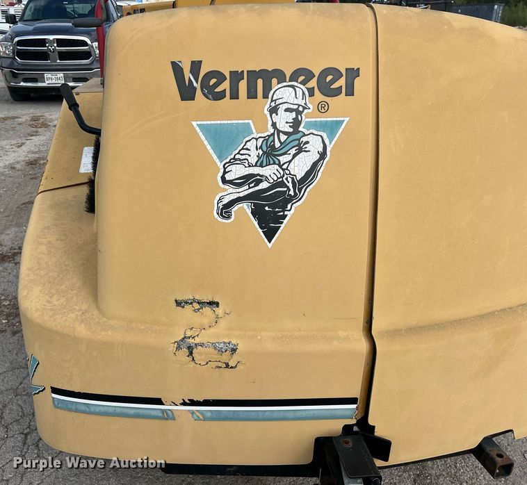 image for item EJ3010 2005 Vermeer BC1000XL wood chipper