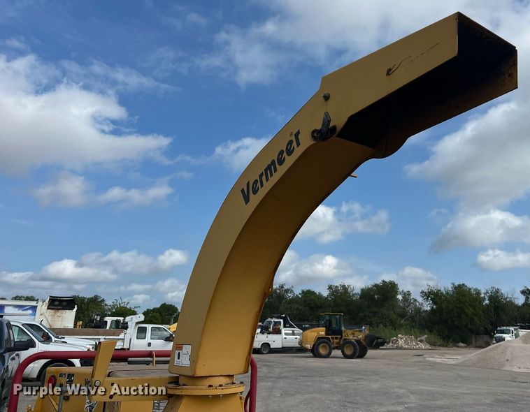 image for item EJ3010 2005 Vermeer BC1000XL wood chipper