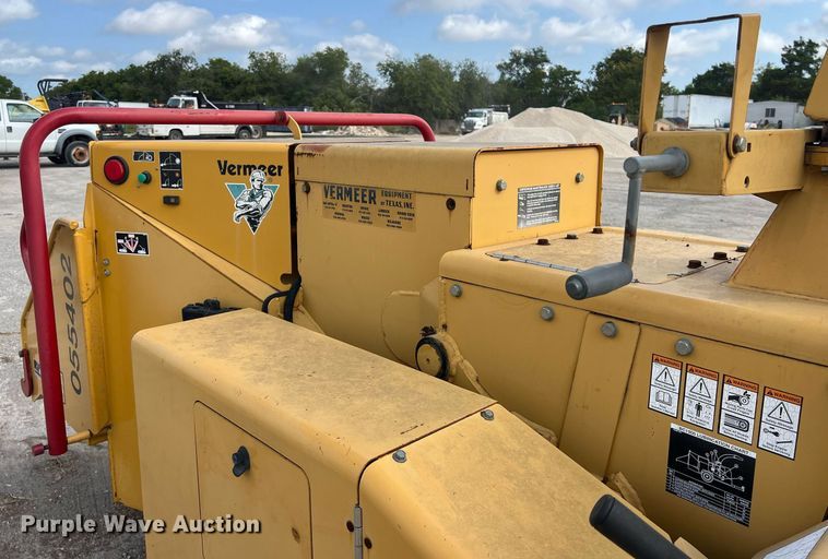 image for item EJ3010 2005 Vermeer BC1000XL wood chipper