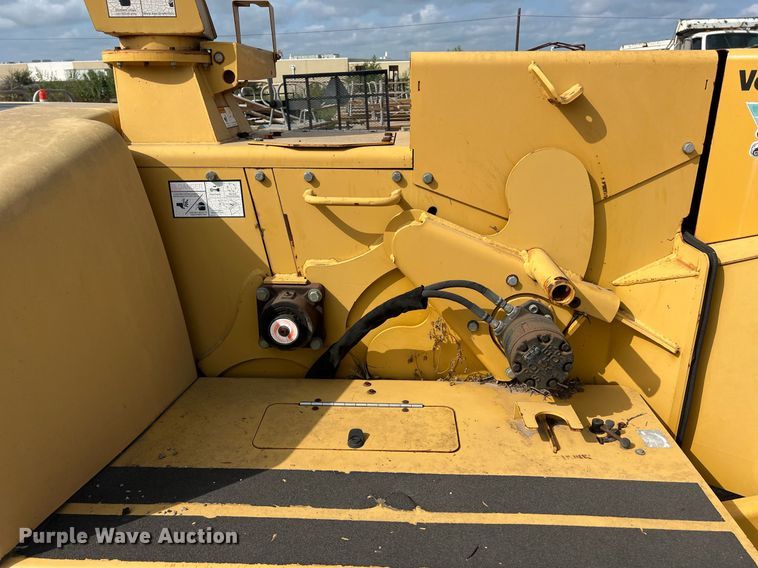 image for item EJ3010 2005 Vermeer BC1000XL wood chipper