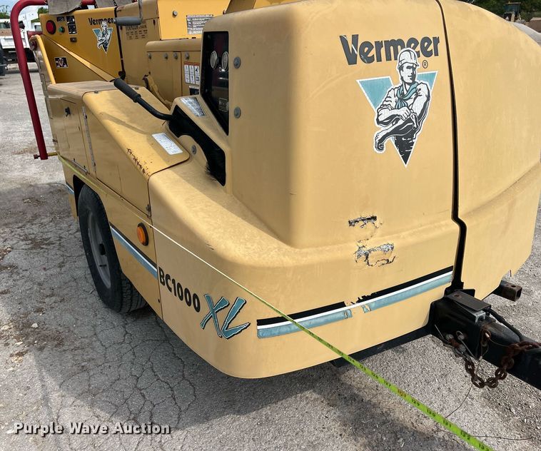 image for item EJ3010 2005 Vermeer BC1000XL wood chipper