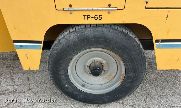 image for item EJ3010 2005 Vermeer BC1000XL wood chipper