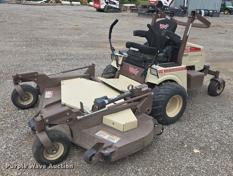 image for item EK2139 2019 Grasshopper  932 ZTR lawn mower