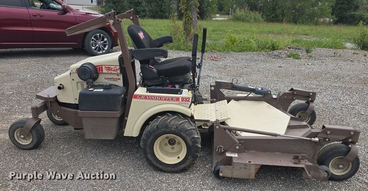 image for item EK2139 2019 Grasshopper  932 ZTR lawn mower