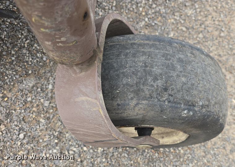 image for item EK2139 2019 Grasshopper  932 ZTR lawn mower