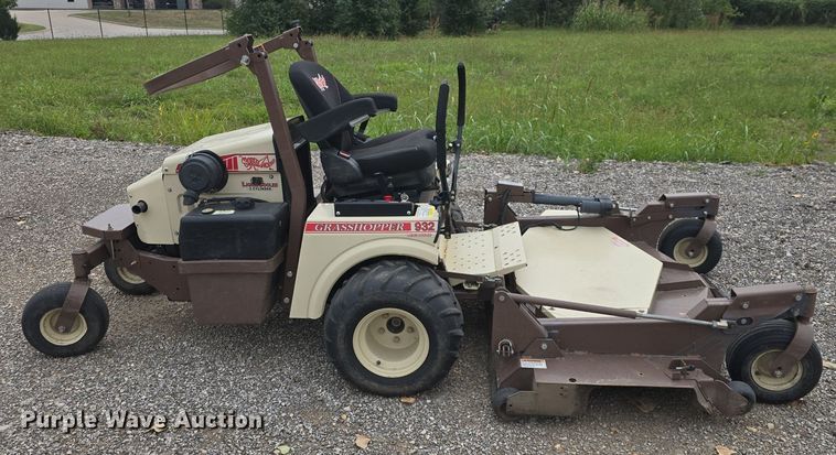 image for item EK2140 2019 Grasshopper  932 ZTR lawn mower