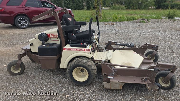 image for item EK2141 2019 Grasshopper  932 ZTR lawn mower