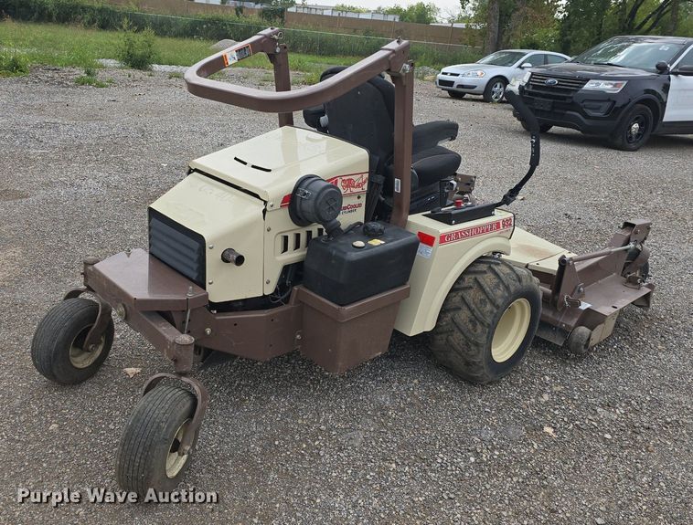 image for item EK2141 2019 Grasshopper  932 ZTR lawn mower