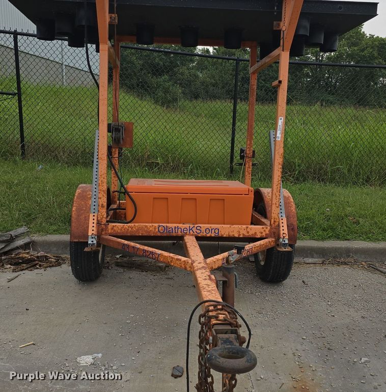 image for item EK2143 Vermac arrow board trailer