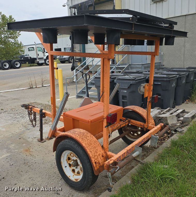 image for item EK2143 Vermac arrow board trailer