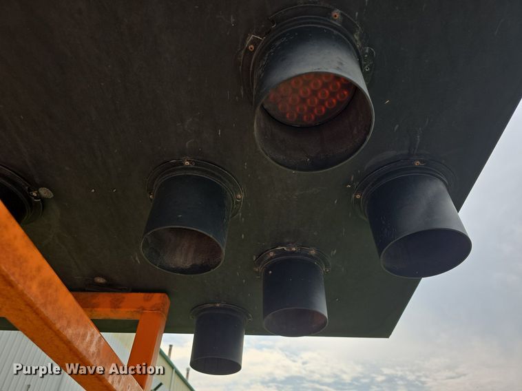 image for item EK2143 Vermac arrow board trailer