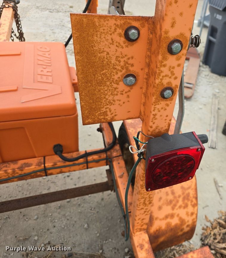 image for item EK2143 Vermac arrow board trailer