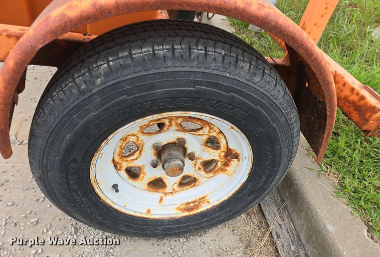 image for item EK2143 Vermac arrow board trailer