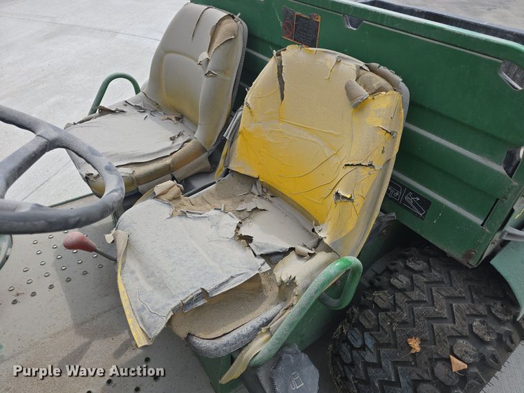 image for item EK2179 2001 John Deere  Gator  utility vehicle