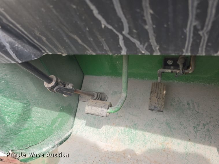 image for item EK2179 2001 John Deere  Gator  utility vehicle