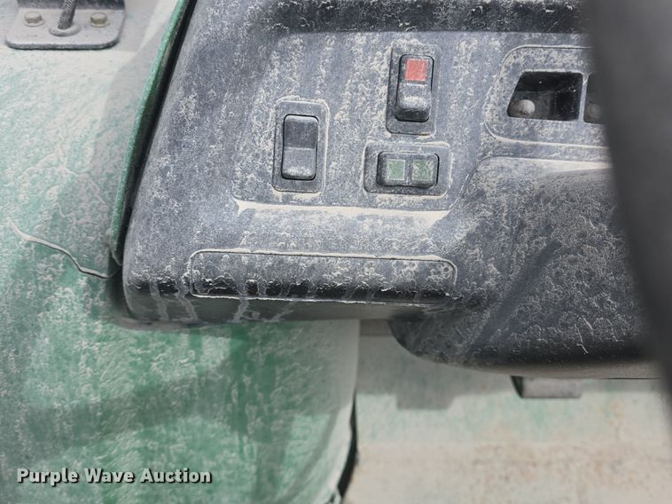 image for item EK2179 2001 John Deere  Gator  utility vehicle