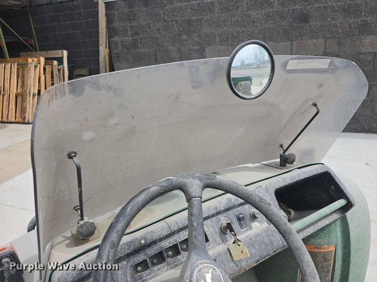 image for item EK2179 2001 John Deere  Gator  utility vehicle