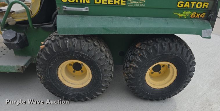 image for item EK2179 2001 John Deere  Gator  utility vehicle
