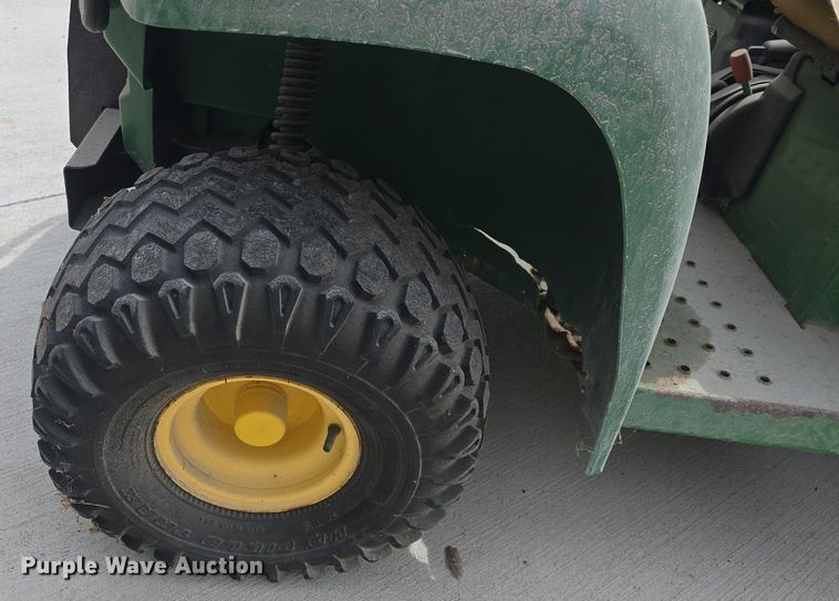 image for item EK2179 2001 John Deere  Gator  utility vehicle