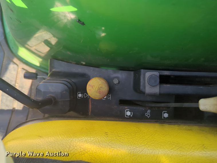 image for item EQ2187 1999 John Deere 4400 MFWD tractor