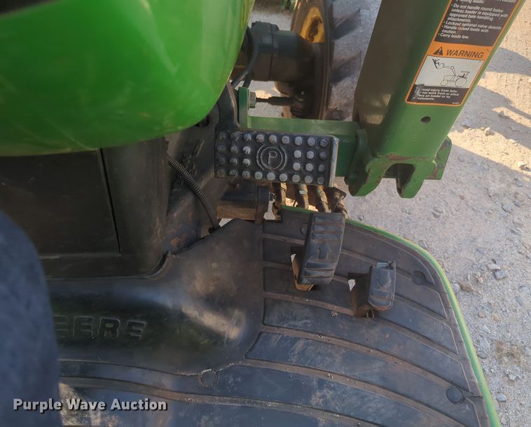 image for item EQ2187 1999 John Deere 4400 MFWD tractor