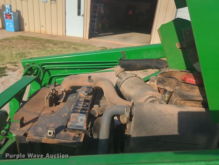 image for item EQ2187 1999 John Deere 4400 MFWD tractor