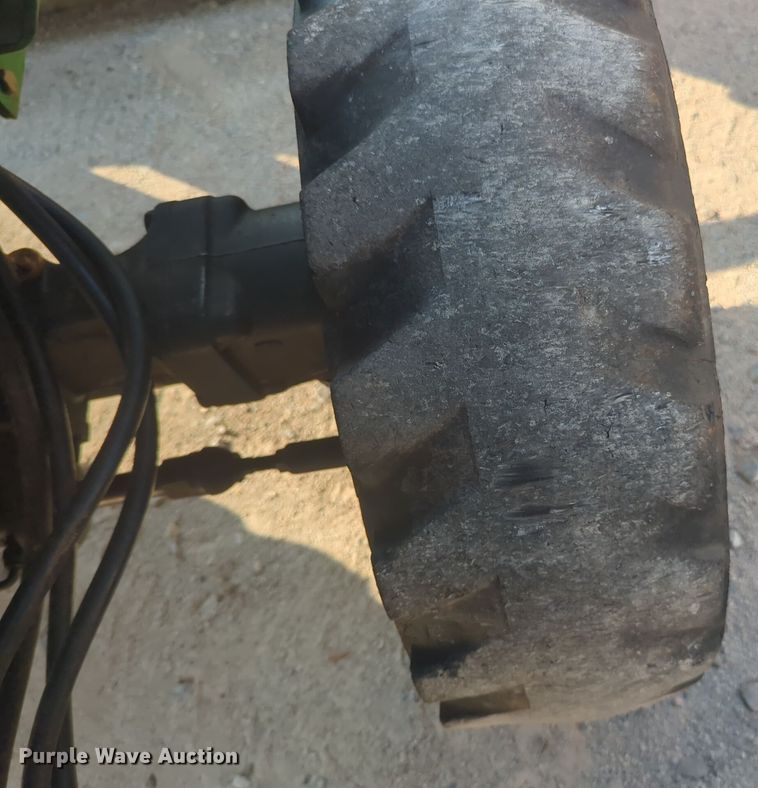 image for item EQ2187 1999 John Deere 4400 MFWD tractor