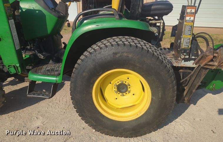 image for item EQ2187 1999 John Deere 4400 MFWD tractor