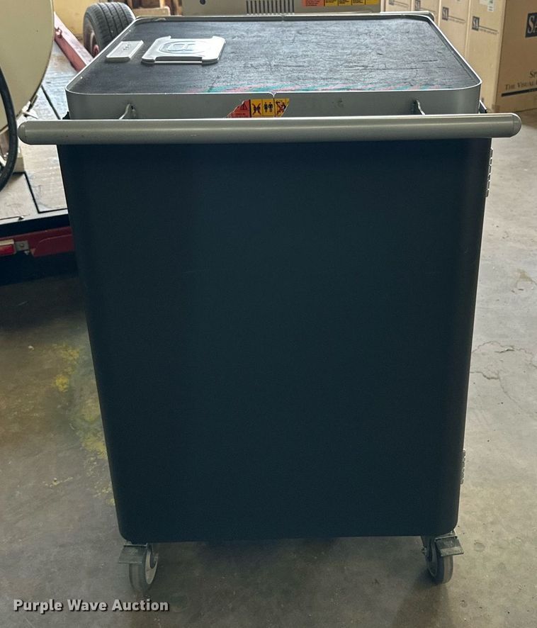 image for item IB9497 (2) charging carts