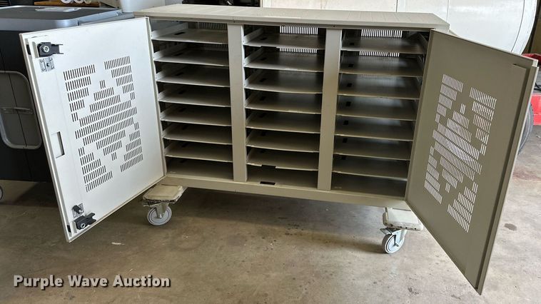 image for item IB9497 (2) charging carts