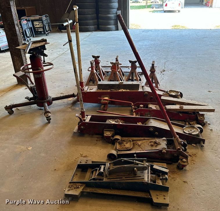 image for item IE9074 Automotive jacks