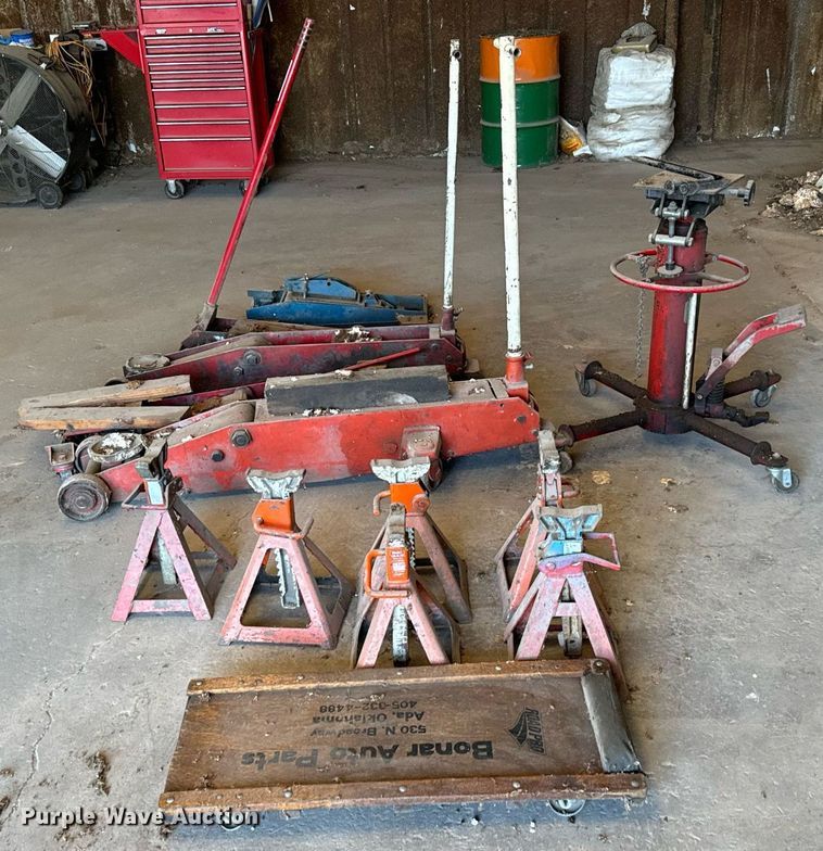 image for item IE9074 Automotive jacks