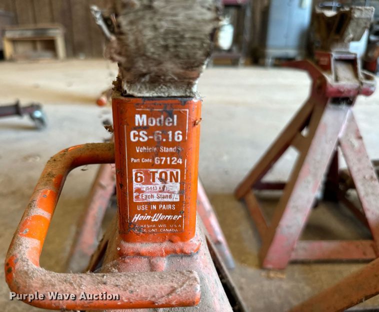 image for item IE9074 Automotive jacks