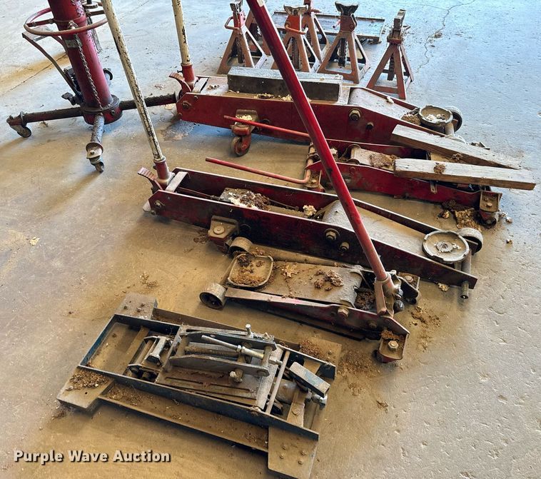 image for item IE9074 Automotive jacks