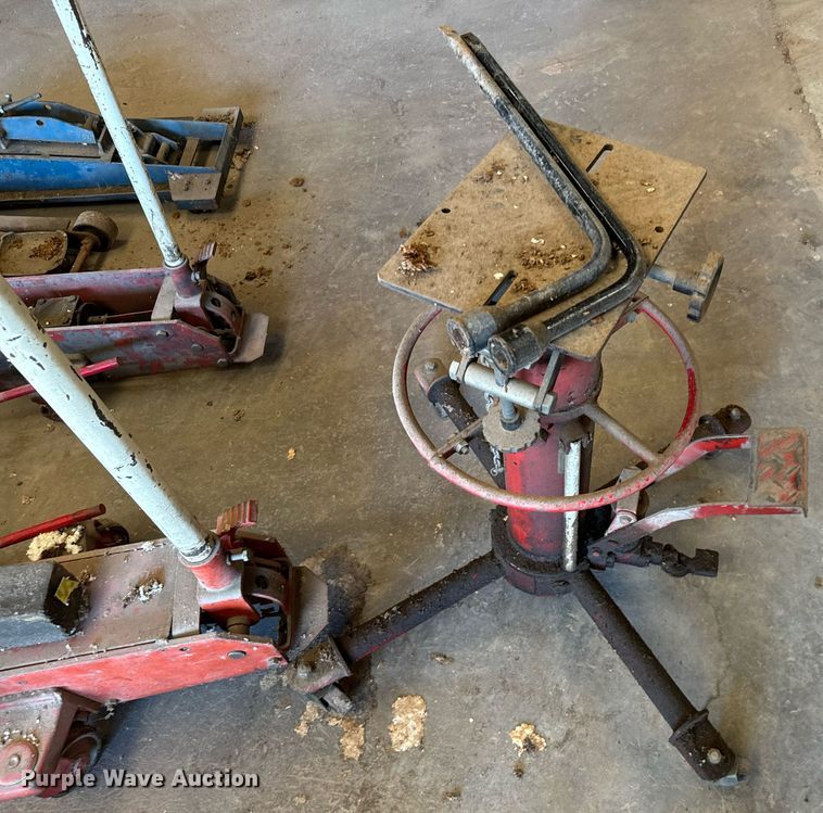 image for item IE9074 Automotive jacks