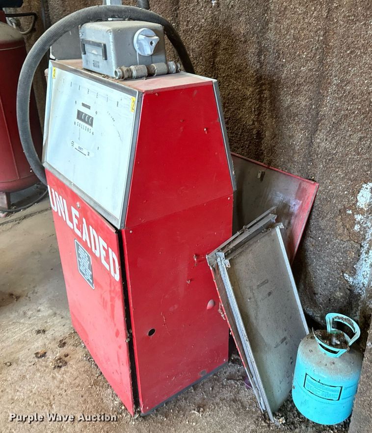 image for item IE9077 (2) gas pumps