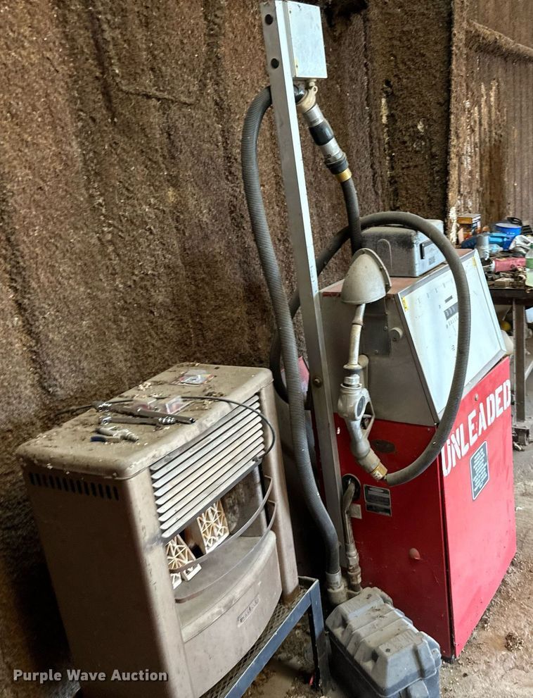 image for item IE9077 (2) gas pumps