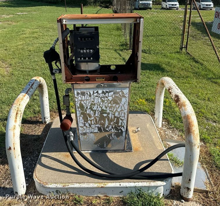 image for item IE9077 (2) gas pumps