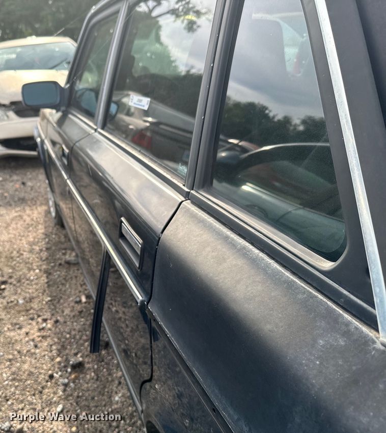 image for item JD9297 1989 Volvo 240 DL 