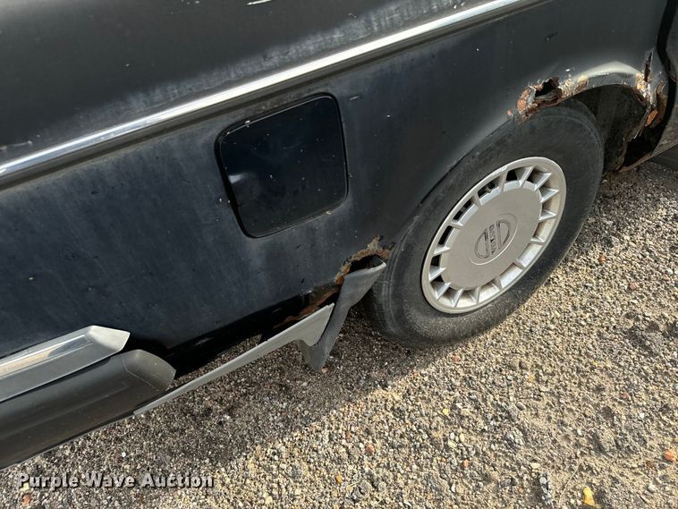 image for item JD9297 1989 Volvo 240 DL 