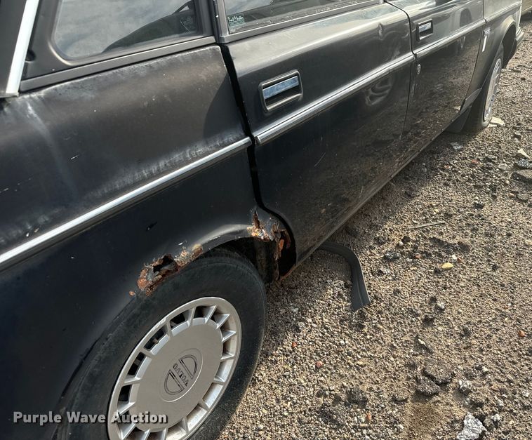 image for item JD9297 1989 Volvo 240 DL 