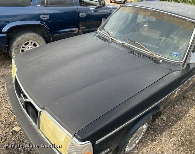 image for item JD9297 1989 Volvo 240 DL 