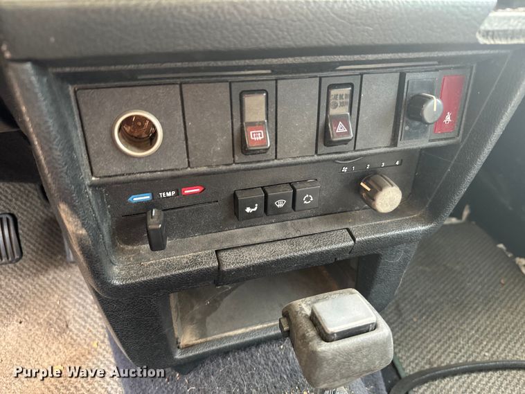 image for item JD9297 1989 Volvo 240 DL 