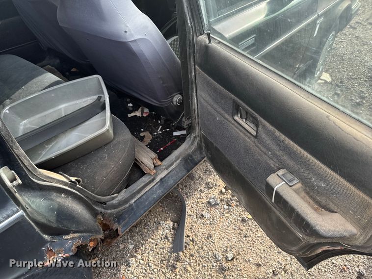 image for item JD9297 1989 Volvo 240 DL 