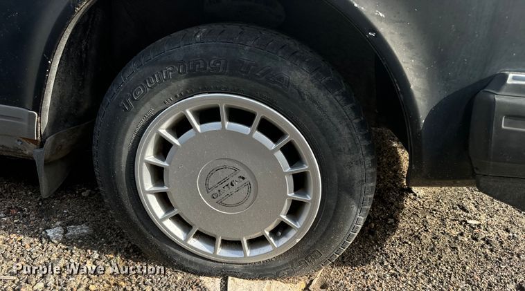 image for item JD9297 1989 Volvo 240 DL 