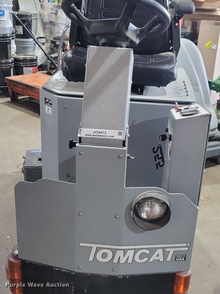 image for item JO9473 Tomcat floor burnisher