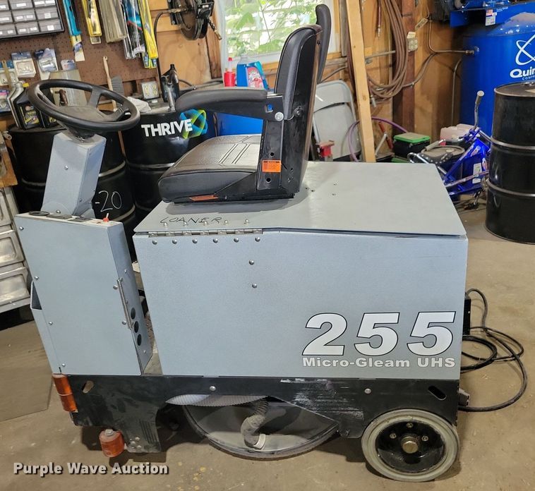 image for item JO9473 Tomcat floor burnisher